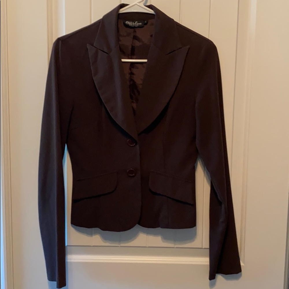 Women’s brown blazer